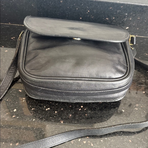 Coach vintage 80's leather shoulder bag. Style 4110 in great condition. - Picture 6 of 13